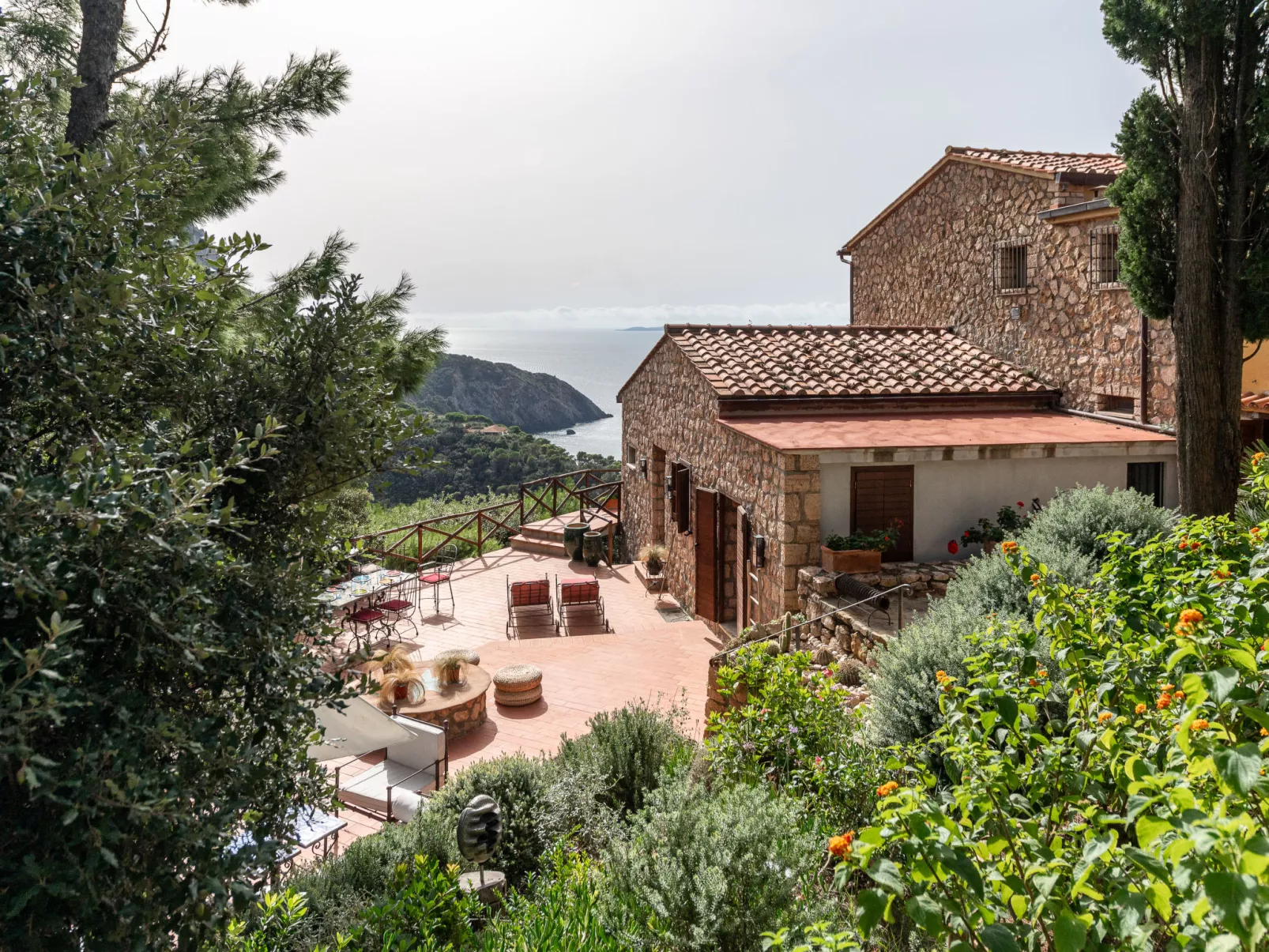 Cala Piccola-Outside
