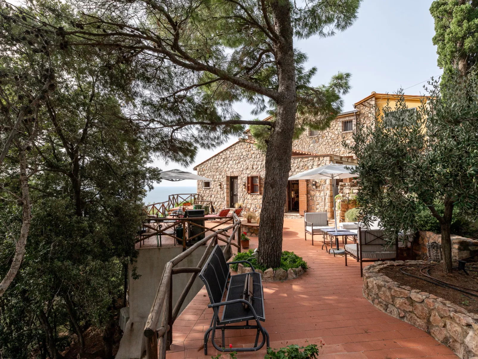Cala Piccola-Outside