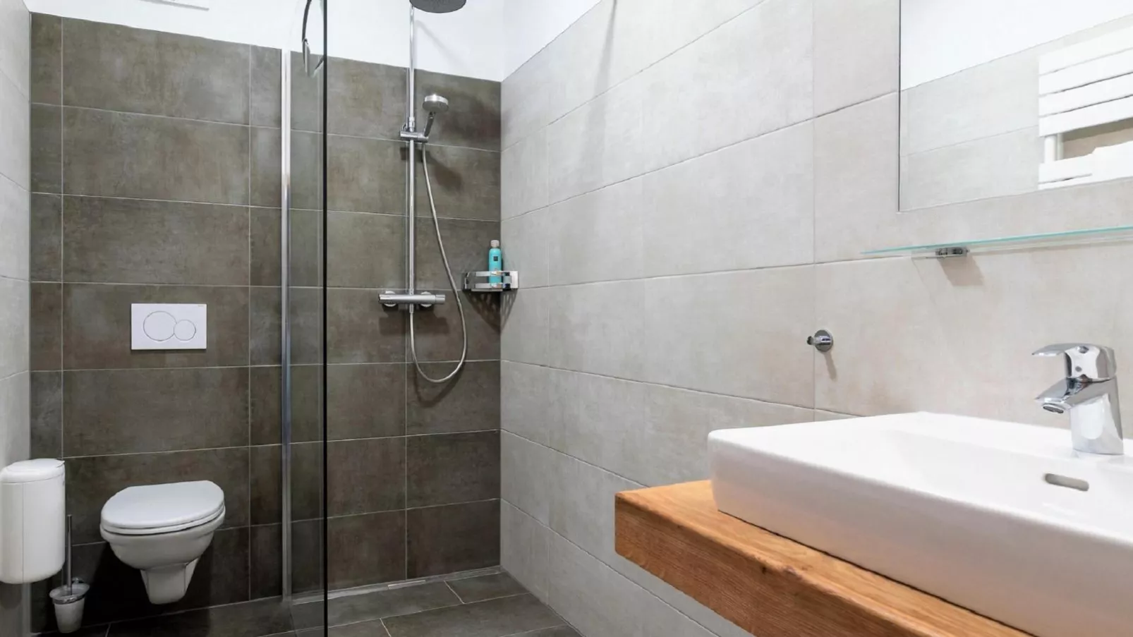 Silas Mountain Chalet-Bathroom
