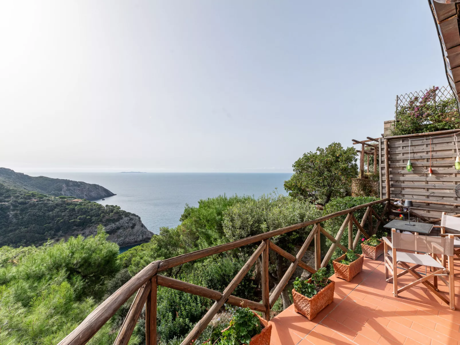 Cala Piccola-Outside