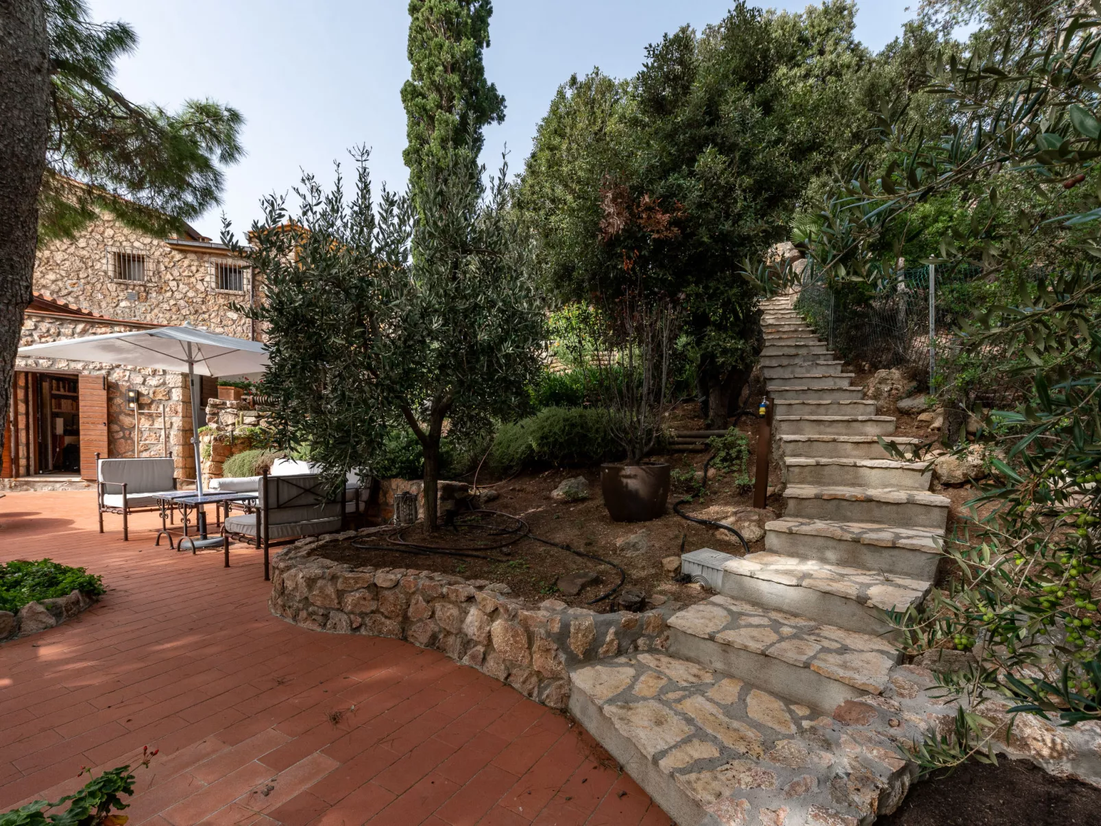 Cala Piccola-Outside