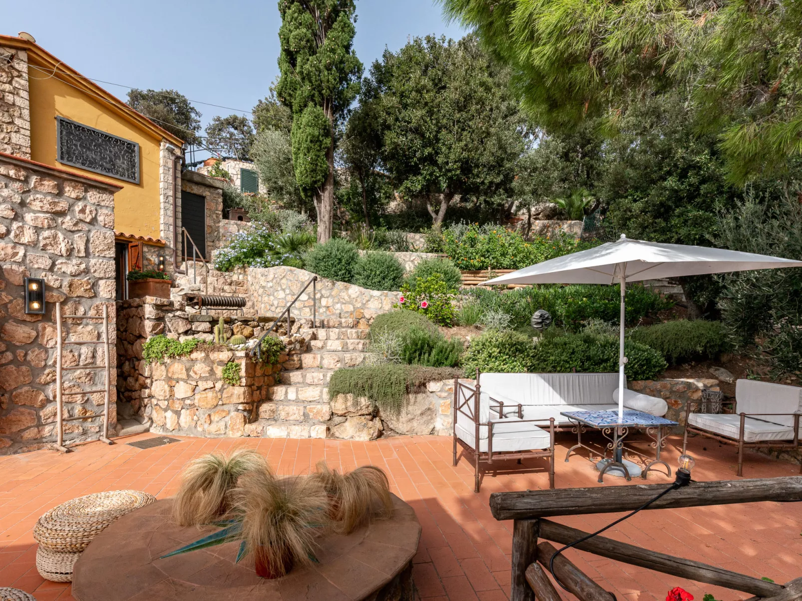 Cala Piccola-Outside