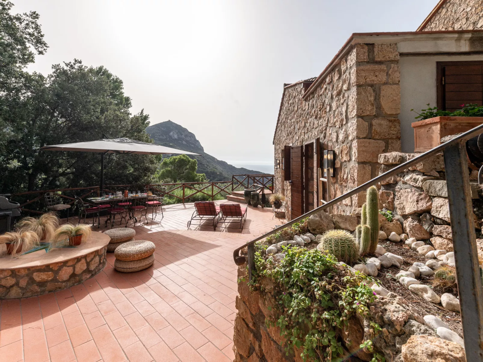 Cala Piccola-Outside