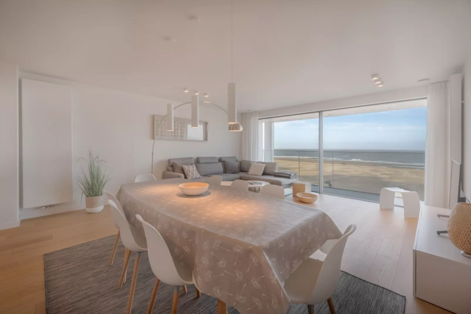 Residentie Louise I-3C-Dining room