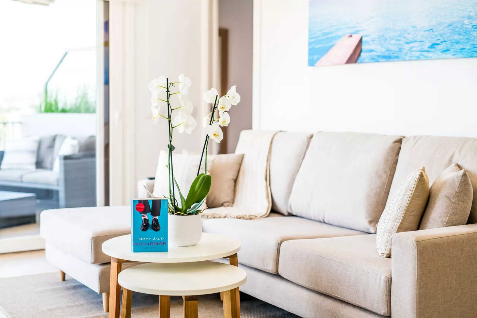 Blue Sky-Living room