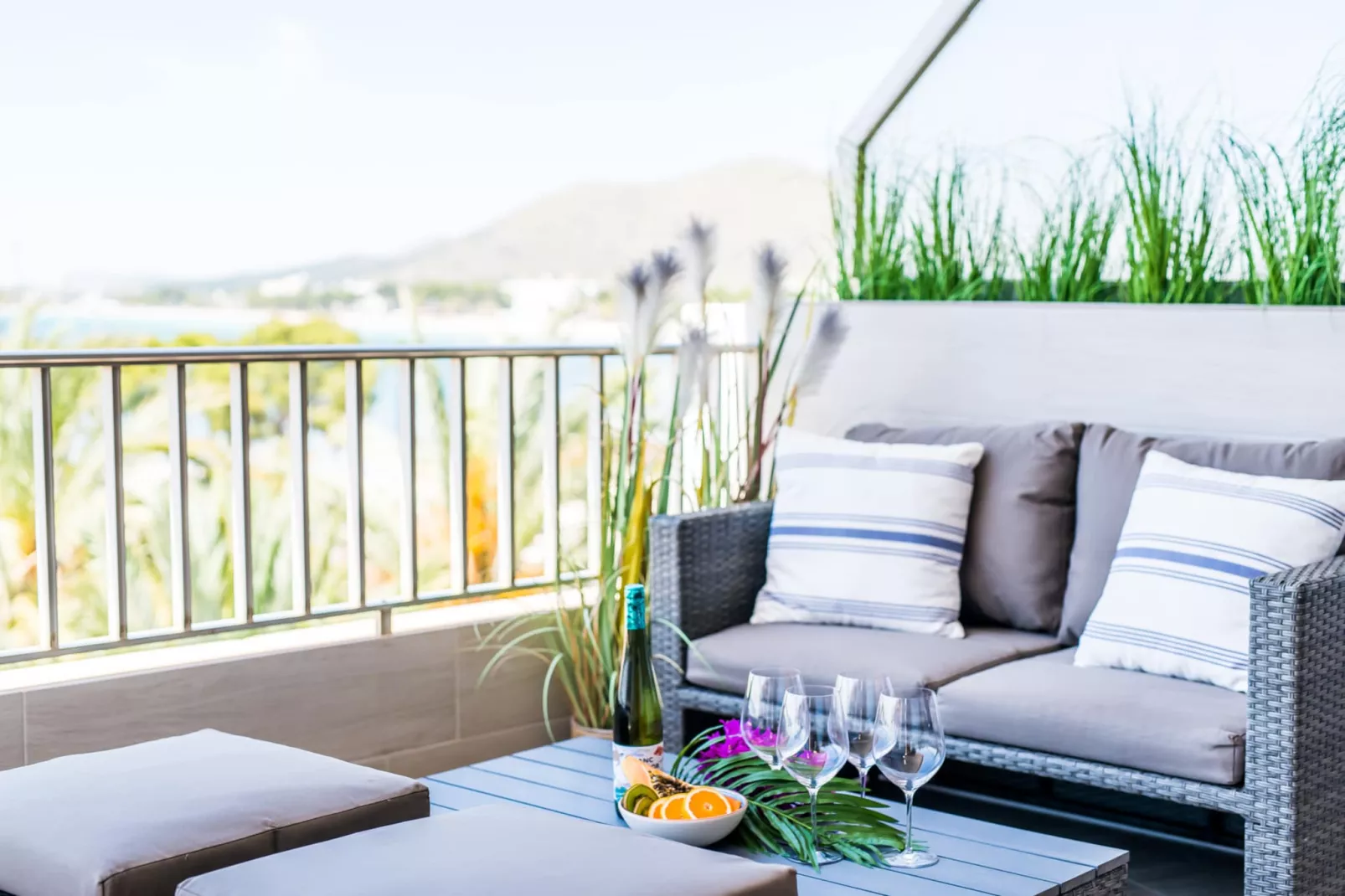 Blue Sky-Terrace balcony