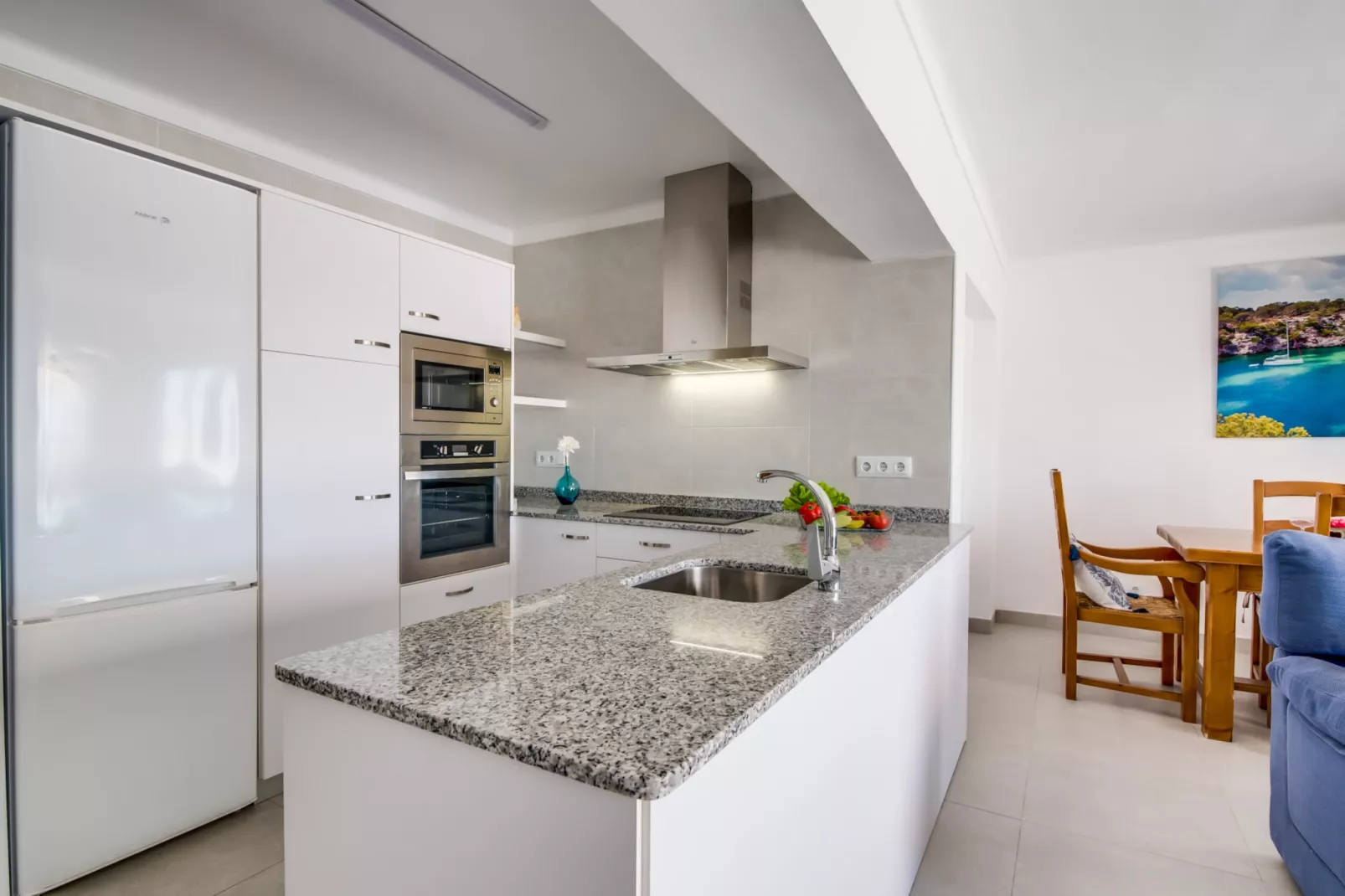 Mary 4 PAX-Kitchen