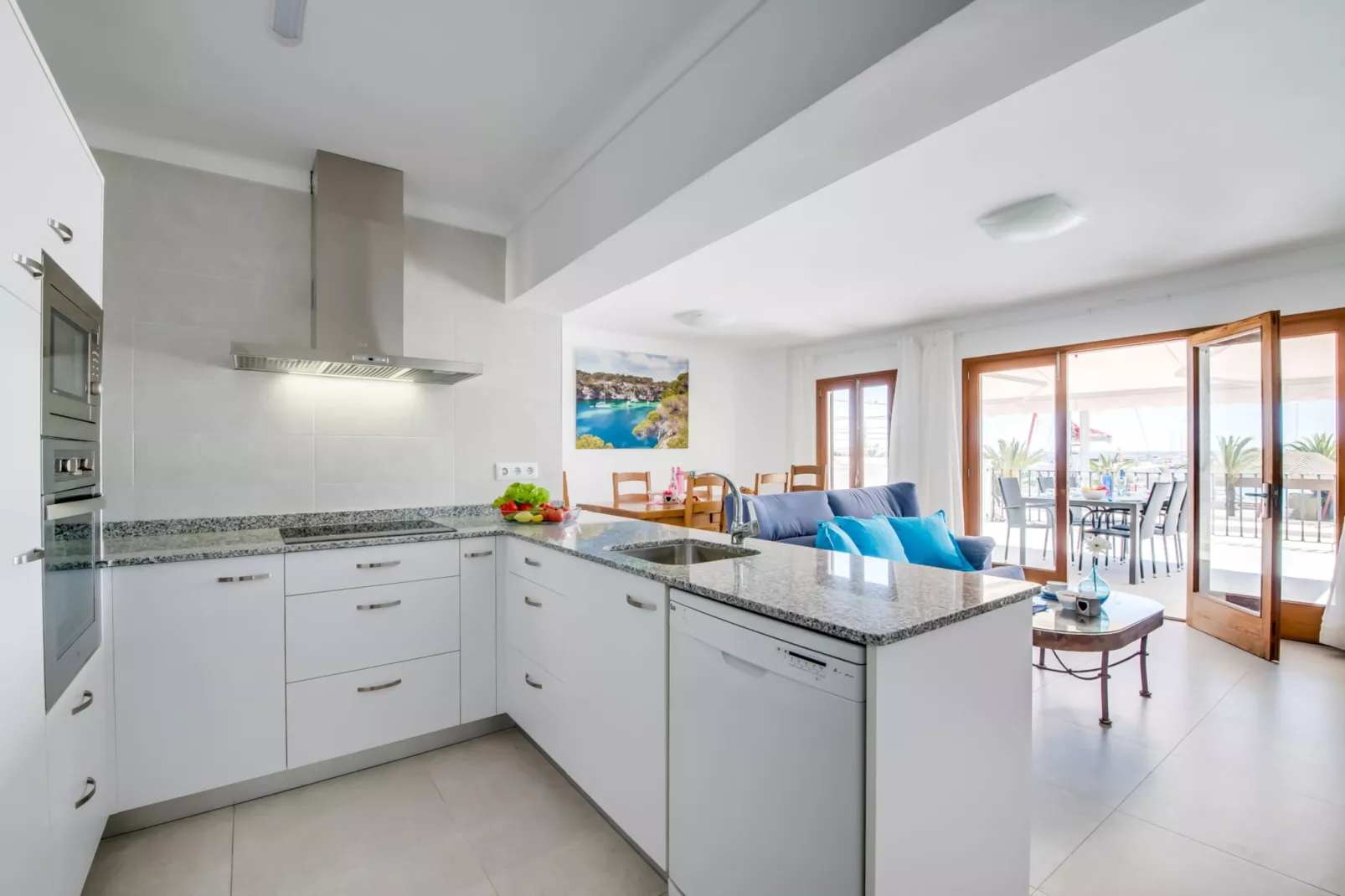 Mary 4 PAX-Kitchen