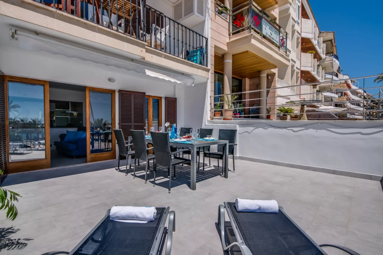 Mary 4 PAX-Terrace