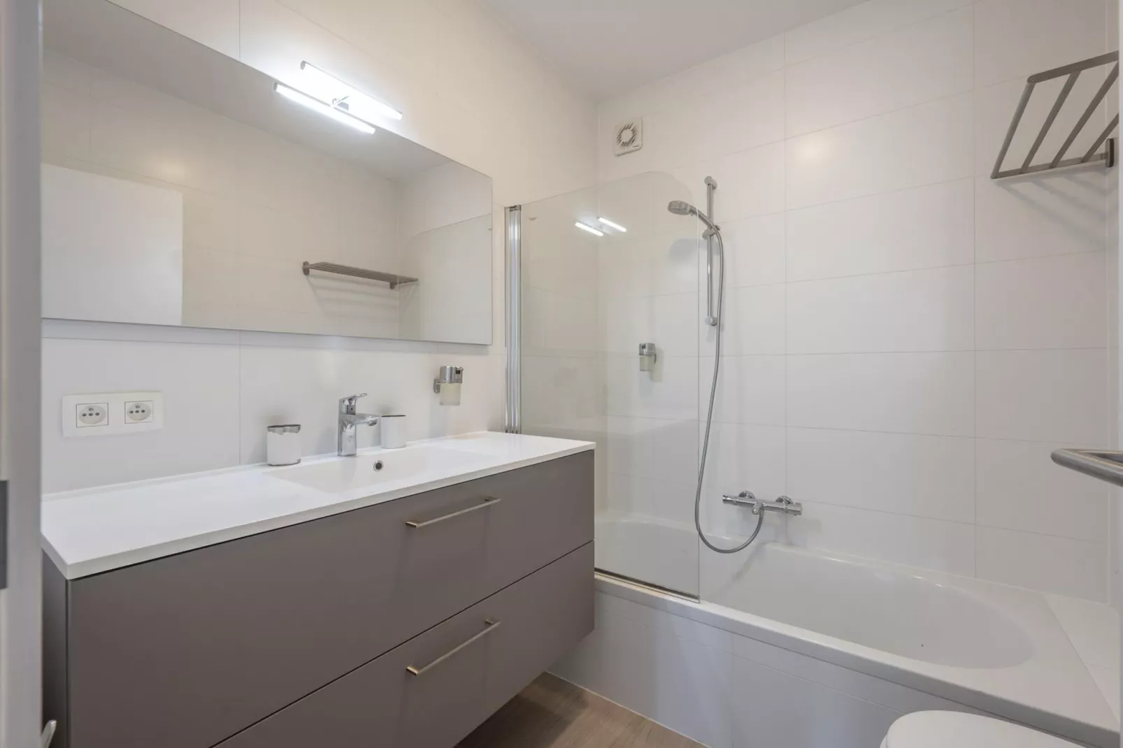 Residentie Gruuthof-41-Bathroom