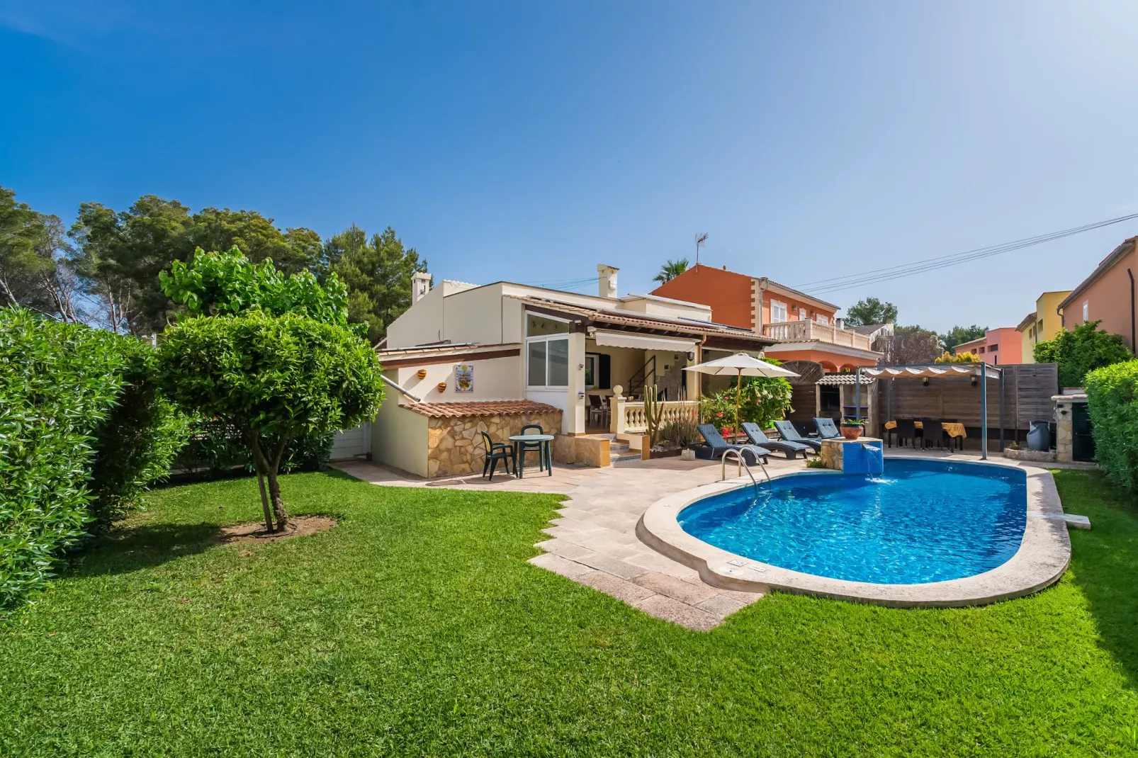 Casa Kerchner-Gardens summer