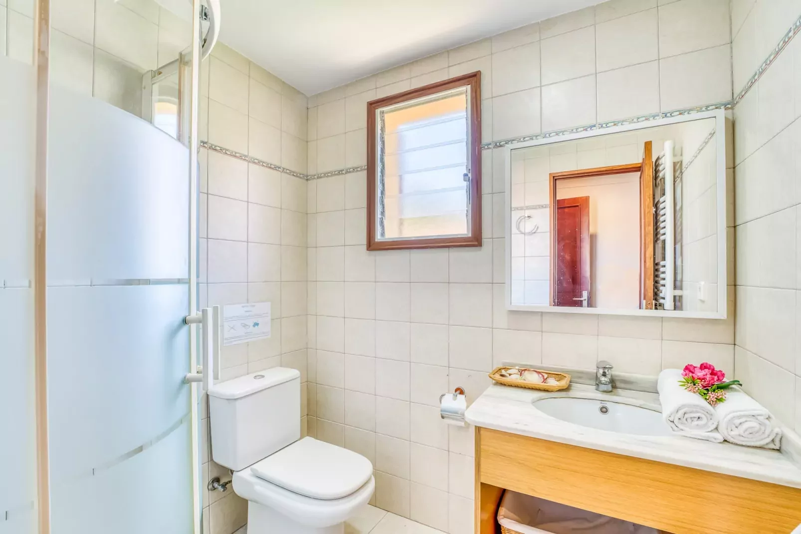 Tacaritx-Bathroom