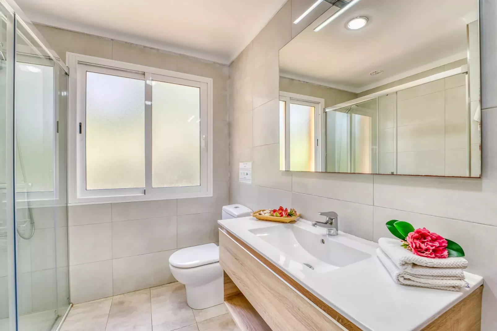 Tacaritx-Bathroom