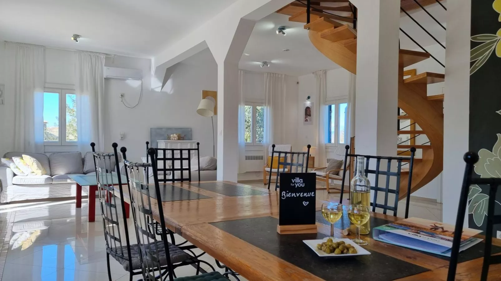 Clos des Oliviers-Dining room
