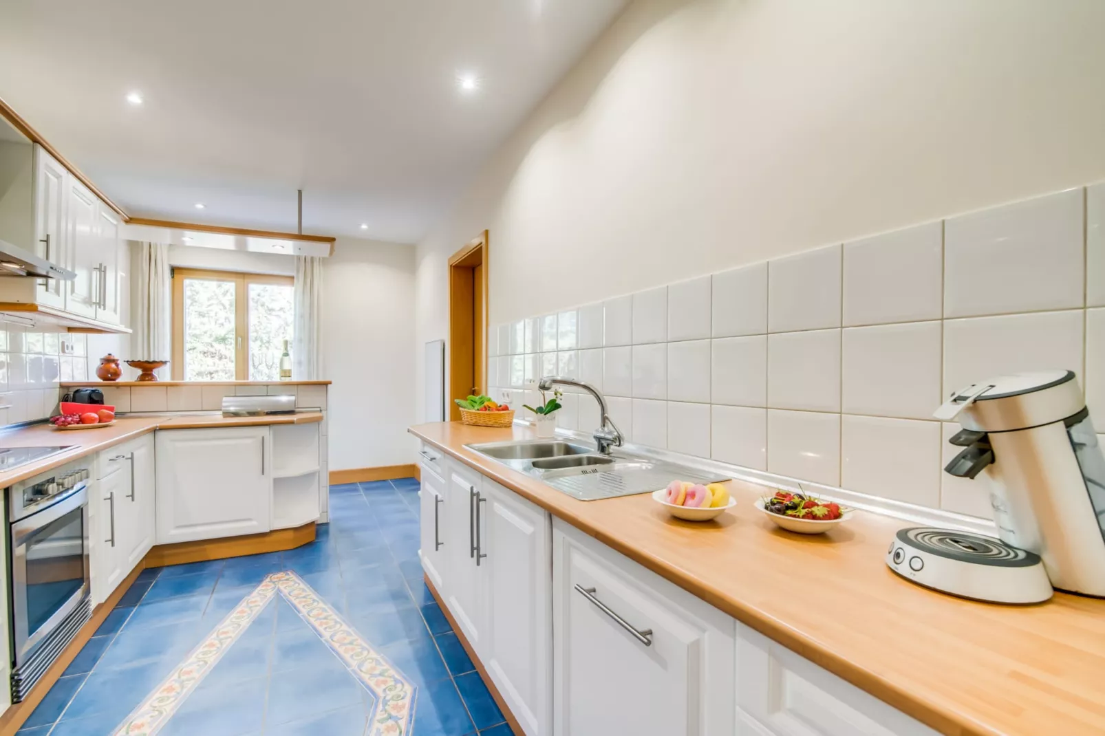 Aran Berna-Kitchen