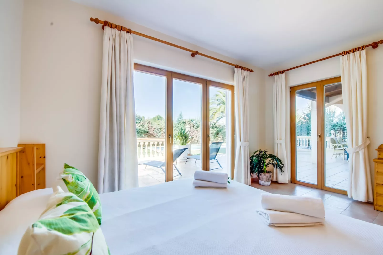 Aran Berna-Bedroom