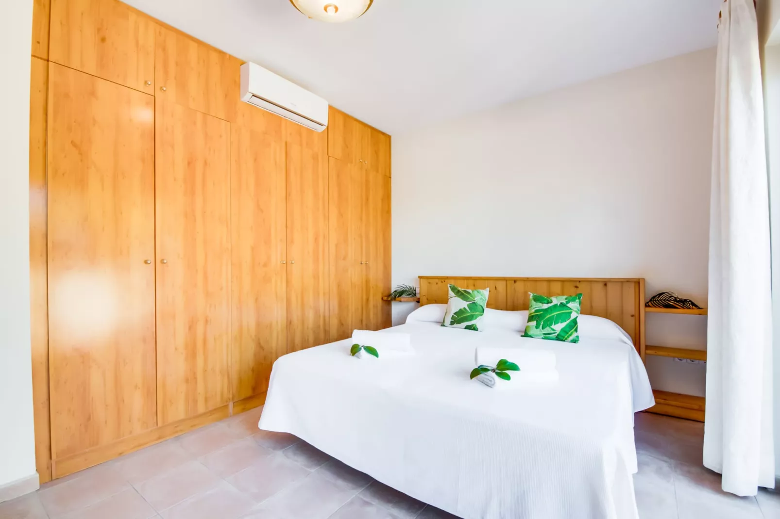 Aran Berna-Bedroom