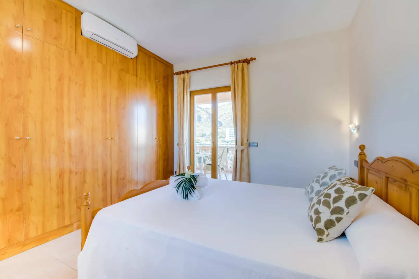 Aran Berna-Bedroom