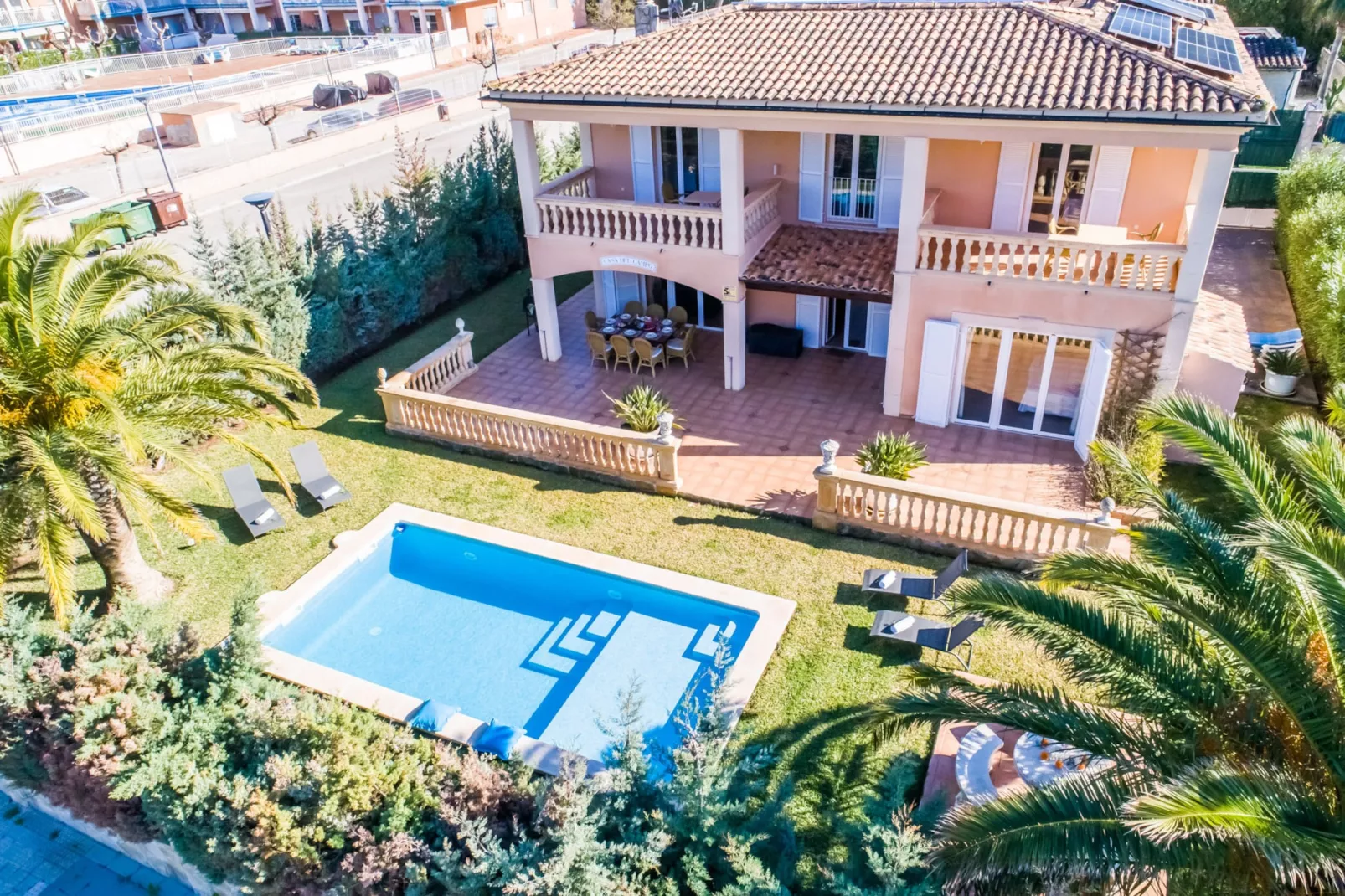 Aran Berna-Outdoor