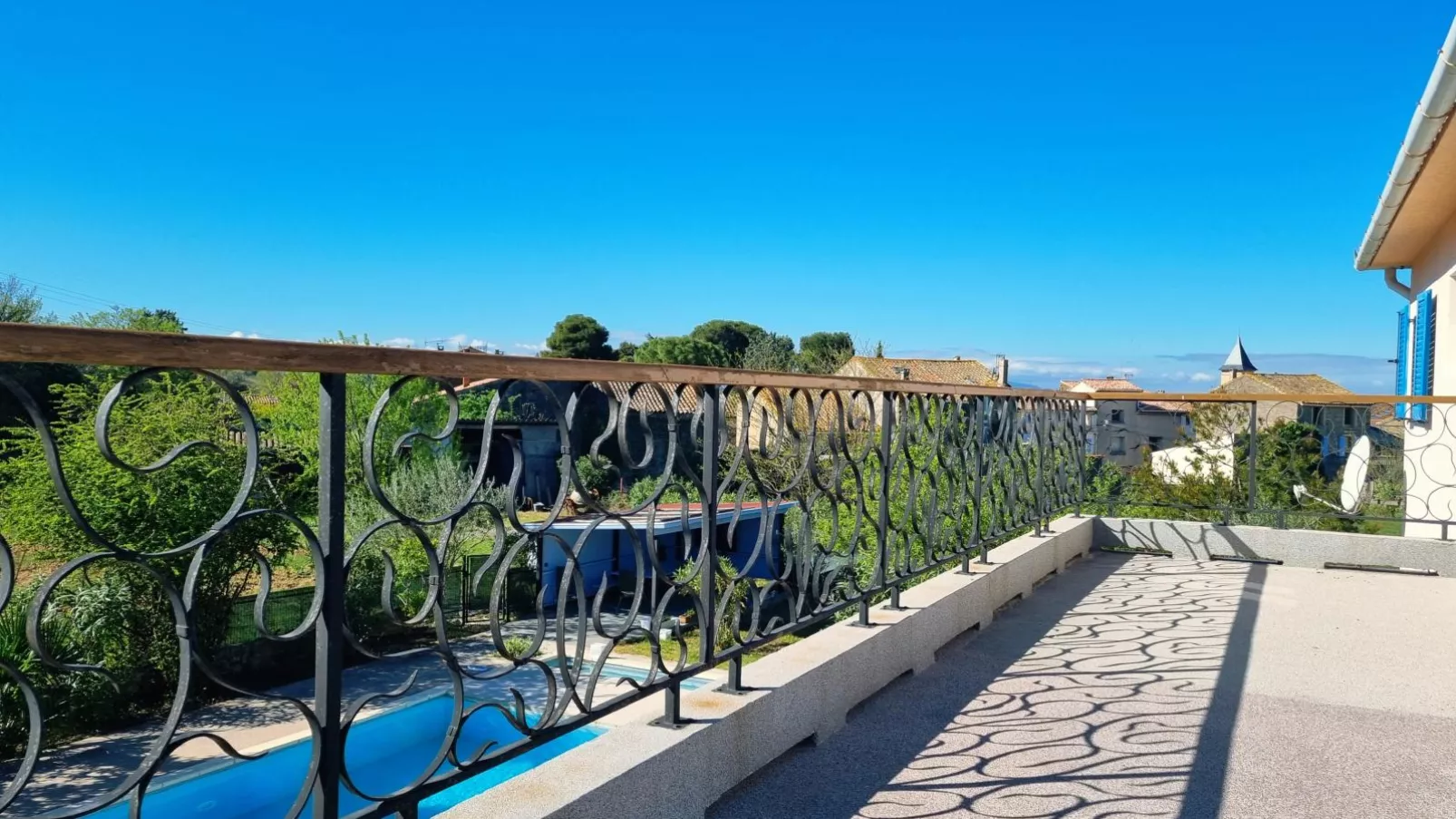 Clos des Oliviers-Terrace balcony