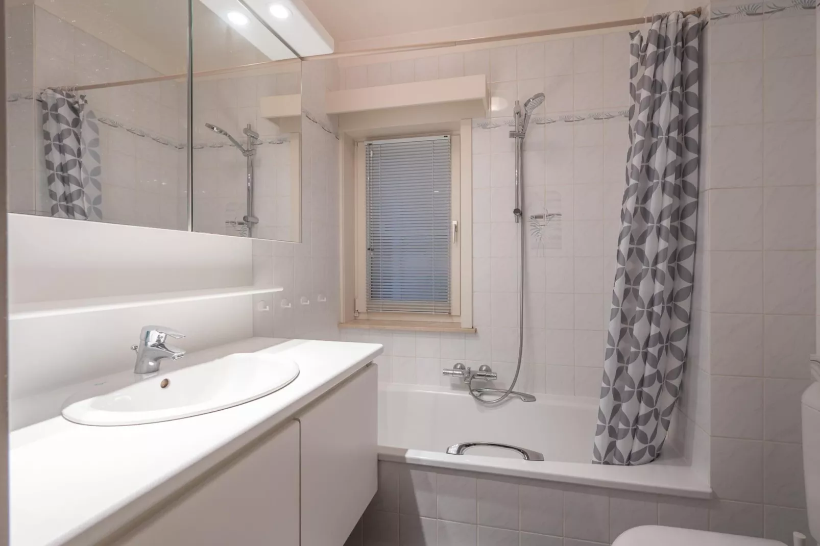 Residence Bergamo-01-Bathroom