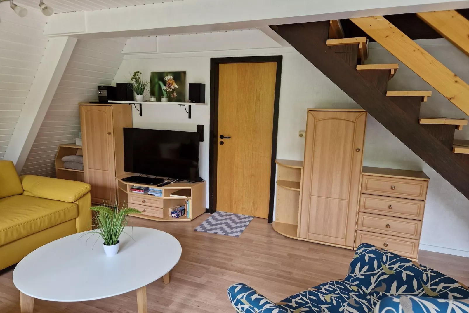 Ronshausen 1-Living room