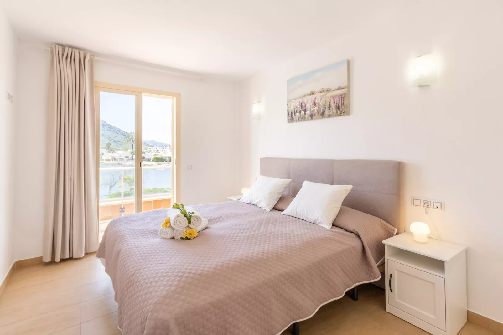 View Lake-Bedroom