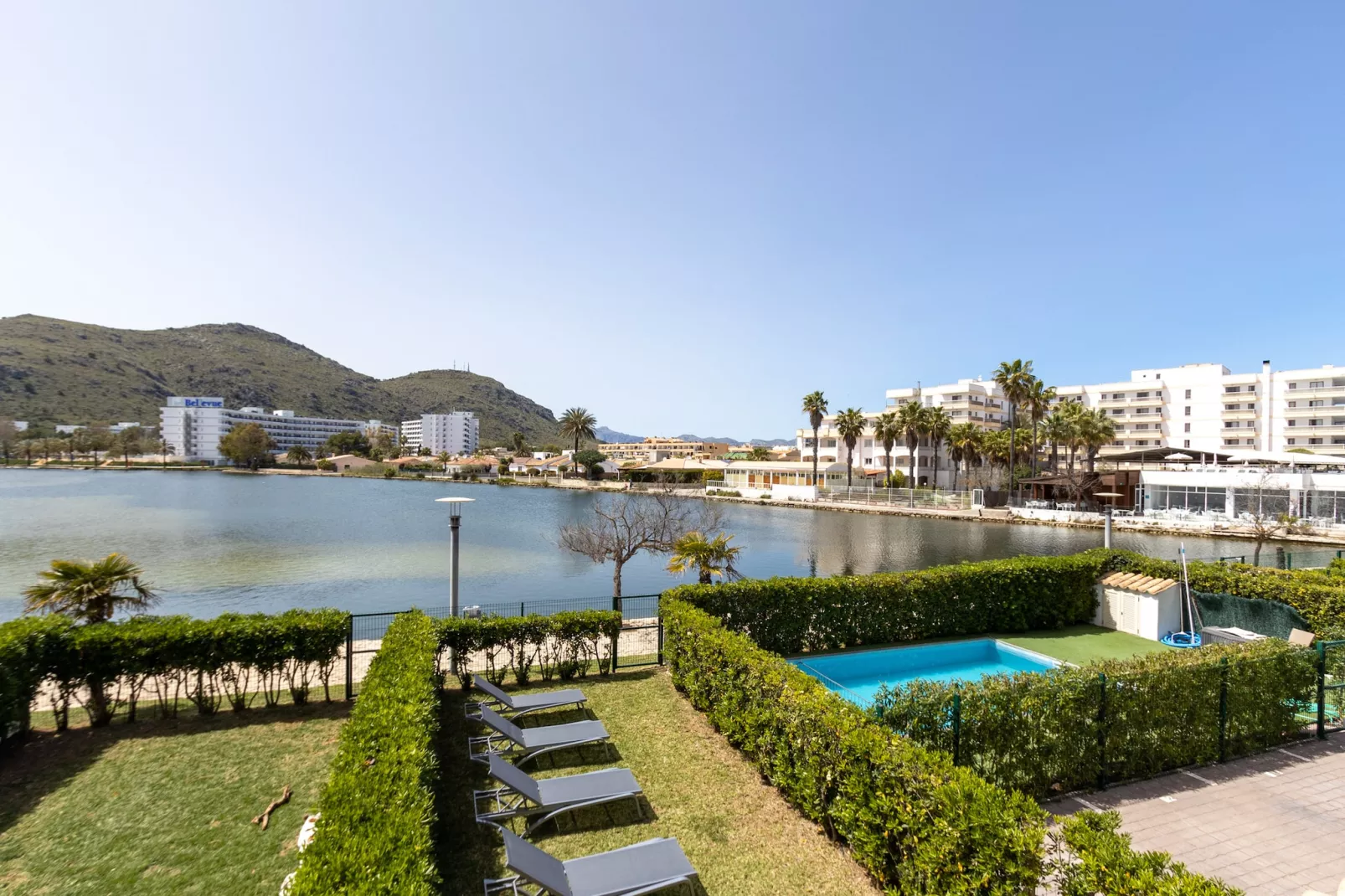 View Lake-Outdoor