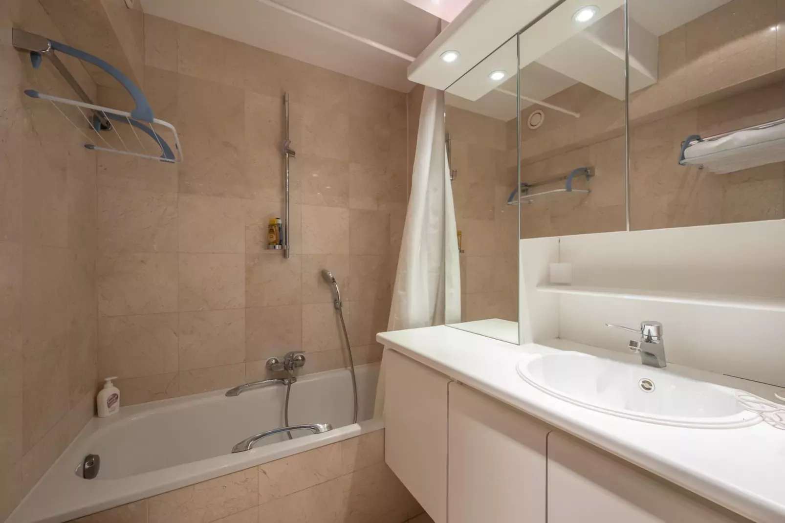 Residentie Bergamo-1-Salle de bain