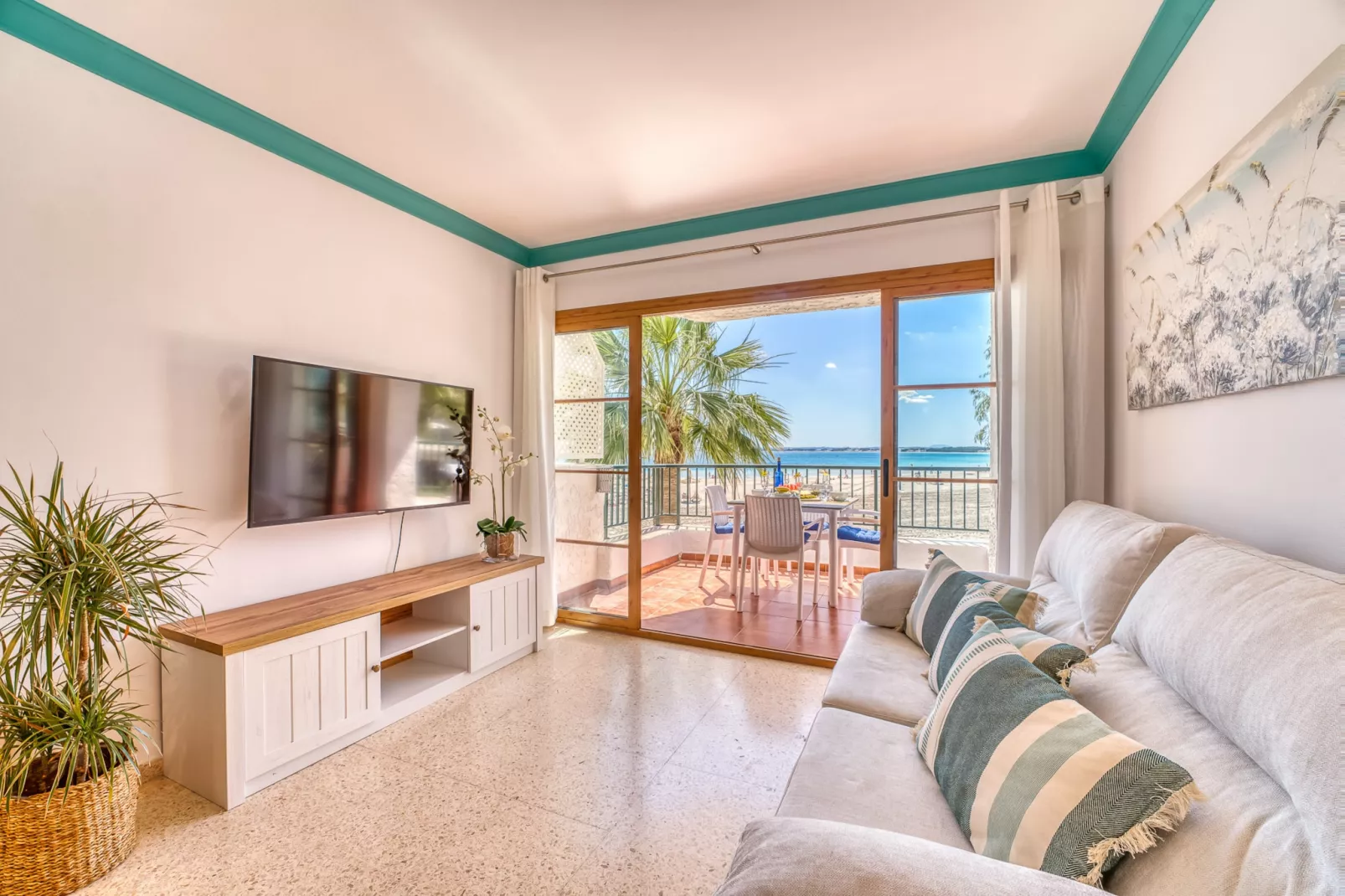 Blue Bay-Living room
