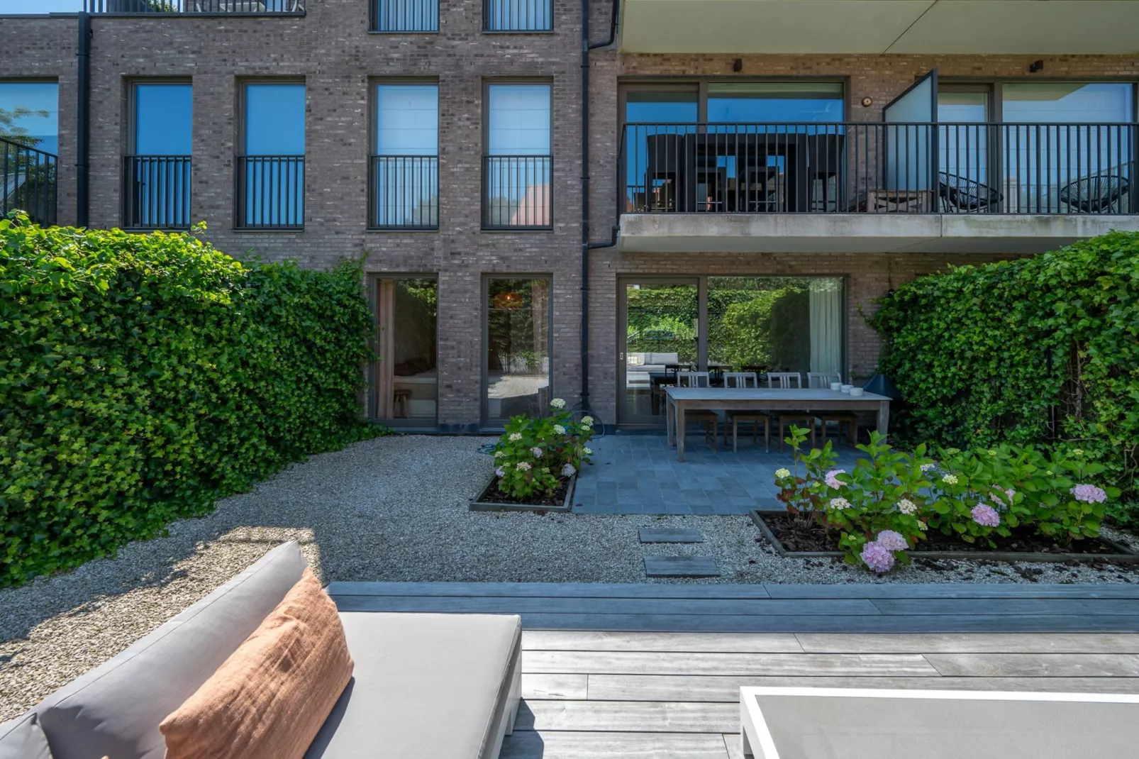 Residence PRIMAVERA-01-Exterior summer