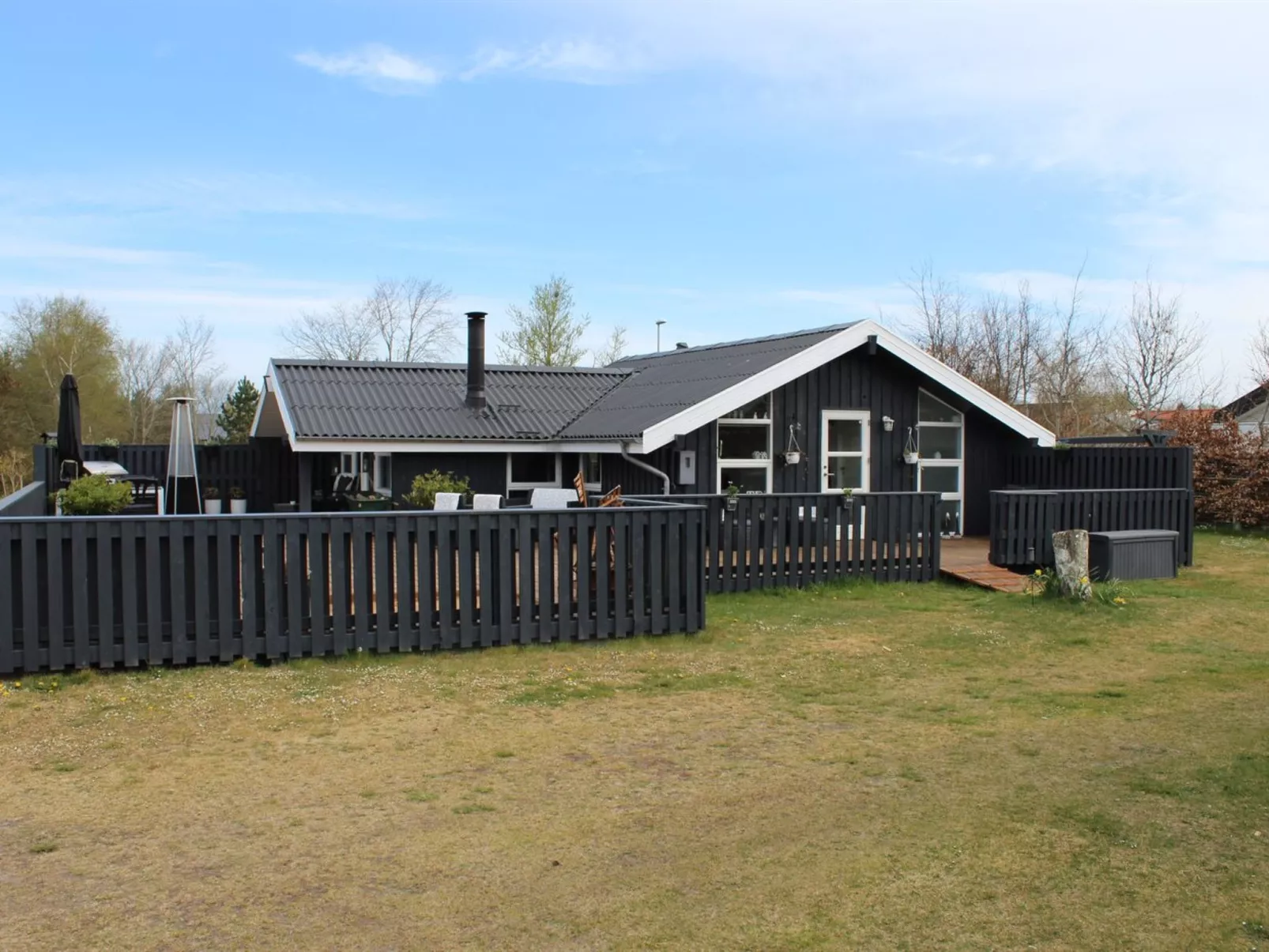 "Bryti" - 500m from the sea-Draußen