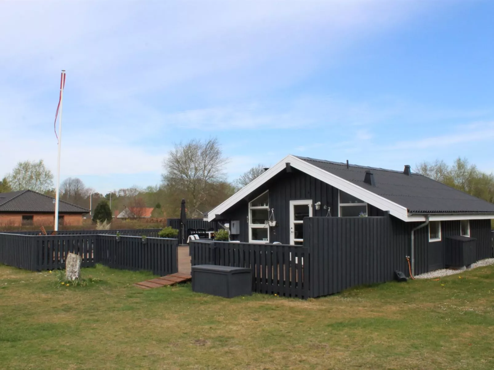 "Bryti" - 500m from the sea-Draußen