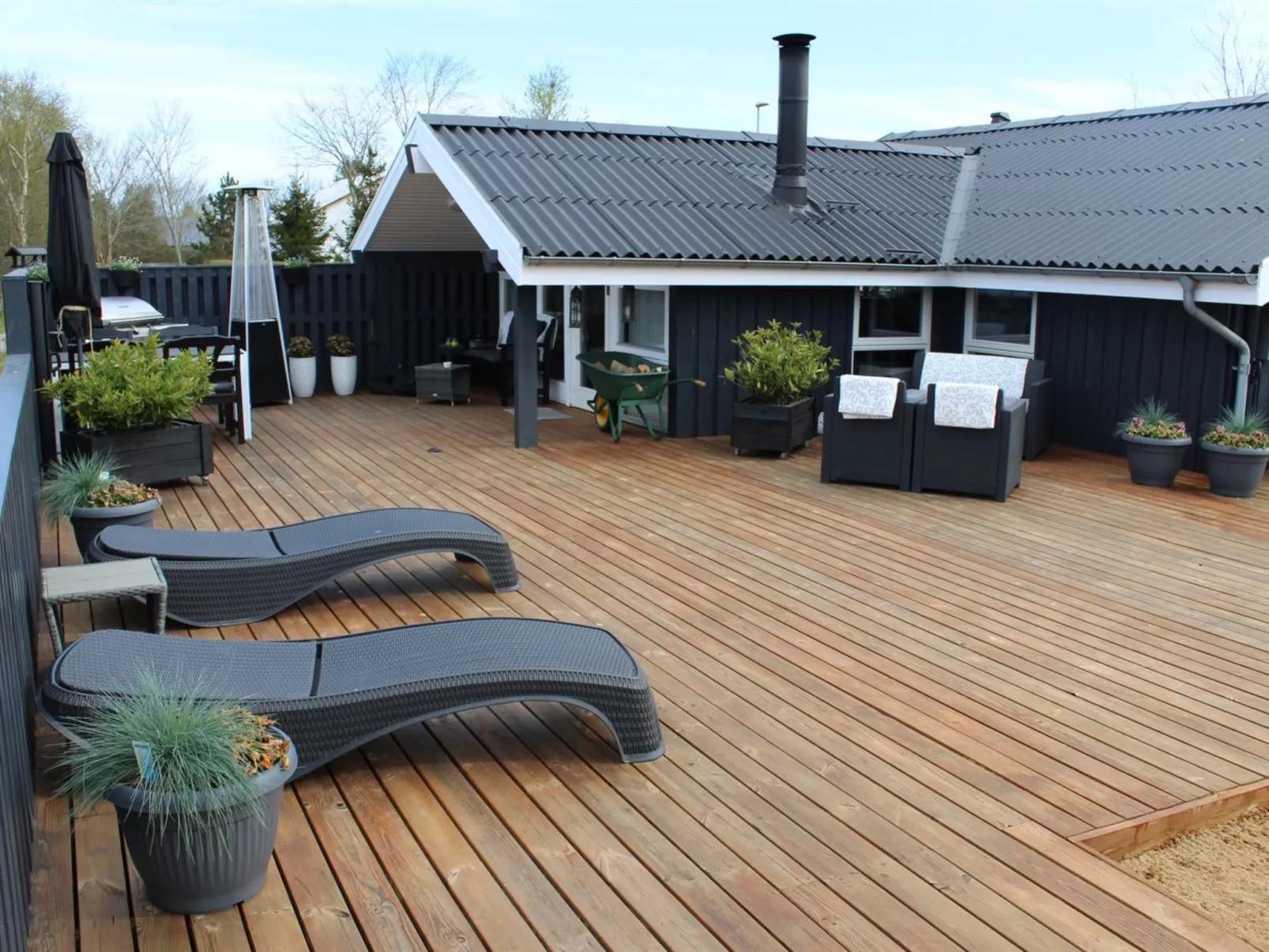 "Bryti" - 500m from the sea-Draußen