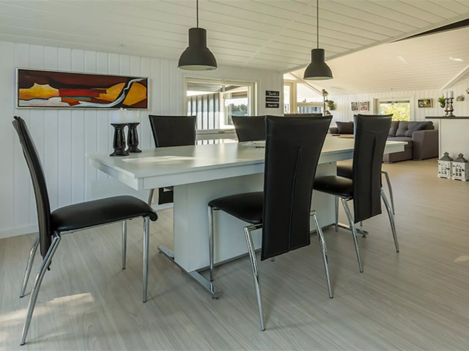 "Bryti" - 500m from the sea-Drinnen