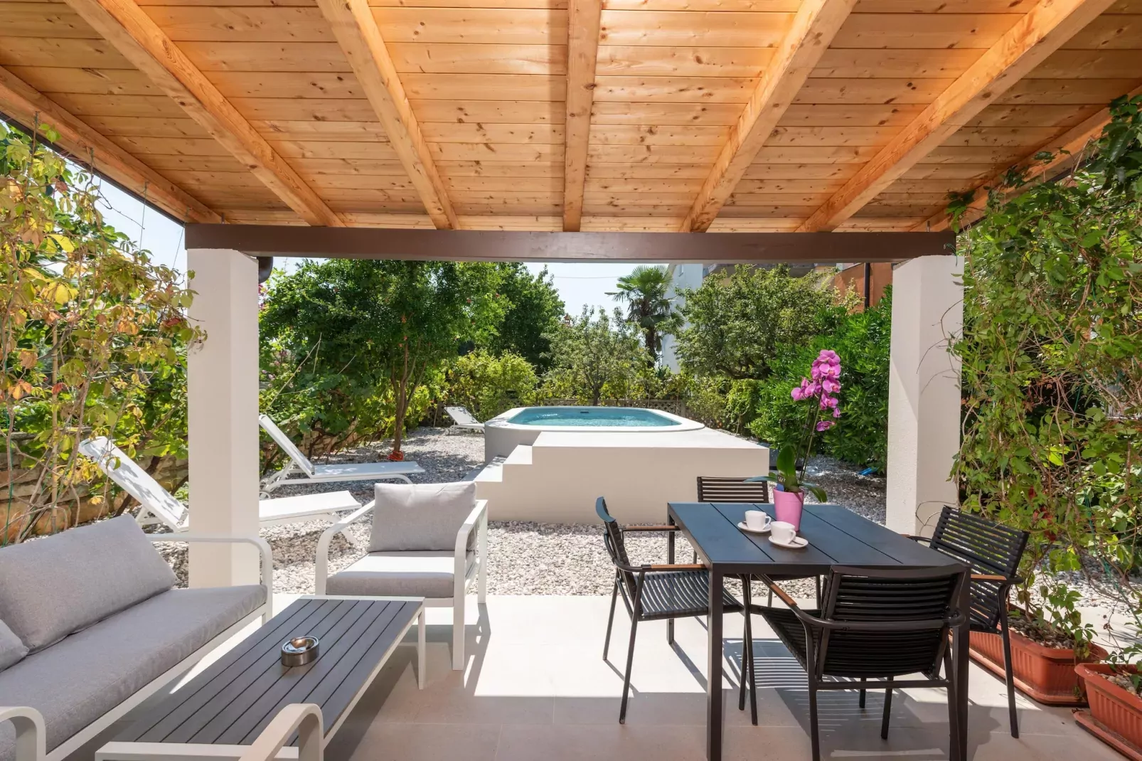 Villa Alis-Terrace balcony