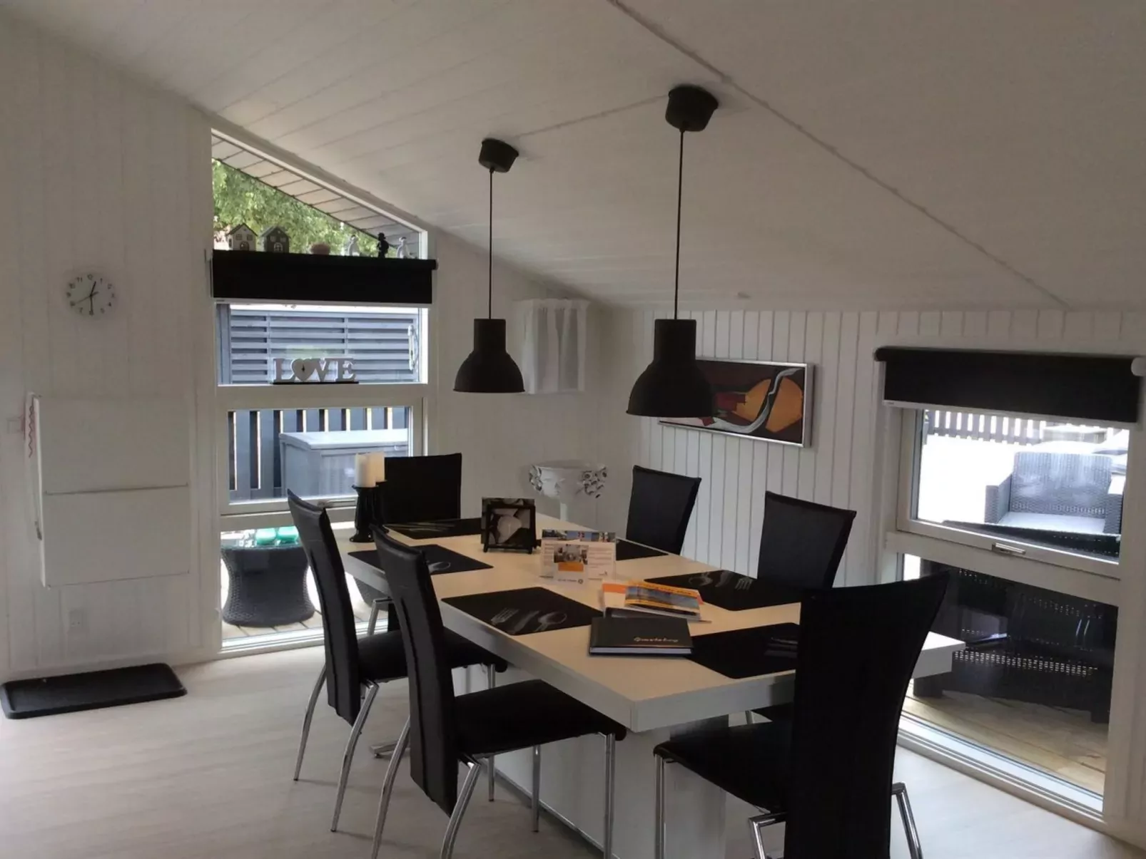 "Bryti" - 500m from the sea-Drinnen