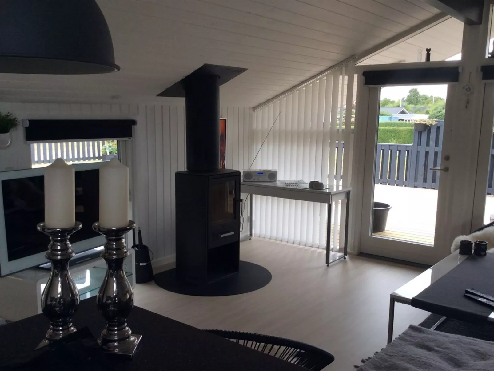 "Bryti" - 500m from the sea-Draußen
