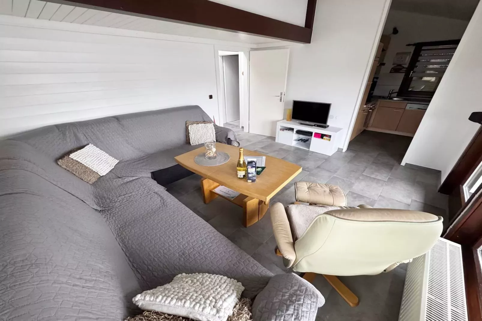 Ferienhaus am Hennesee mit Terrasse-Living room