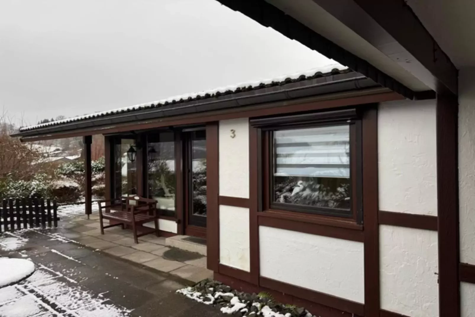 Ferienhaus am Hennesee mit Terrasse-Exterior winter
