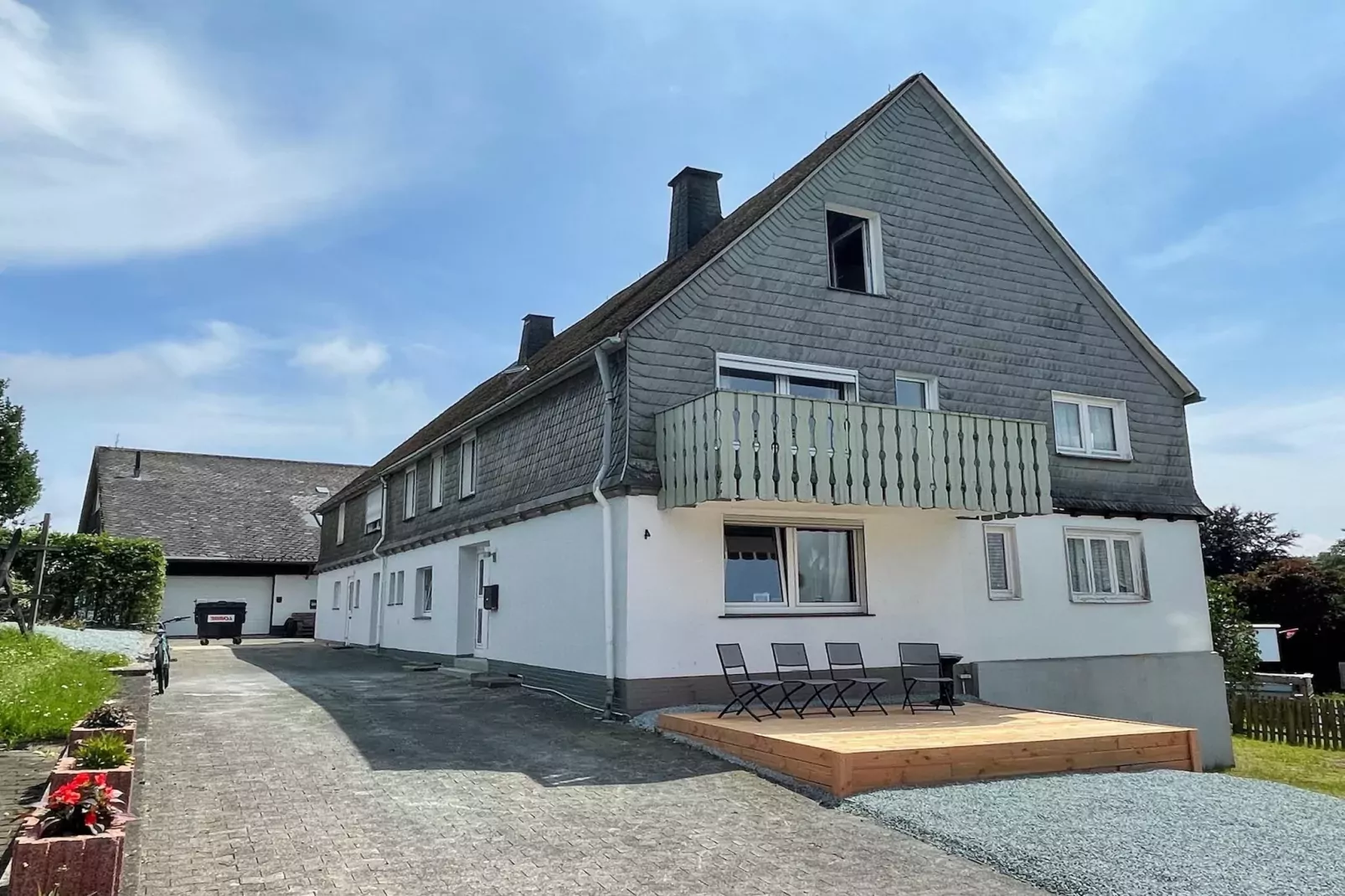 Neuastenberger Straße 4-Neuastenberg-Exterior in summer