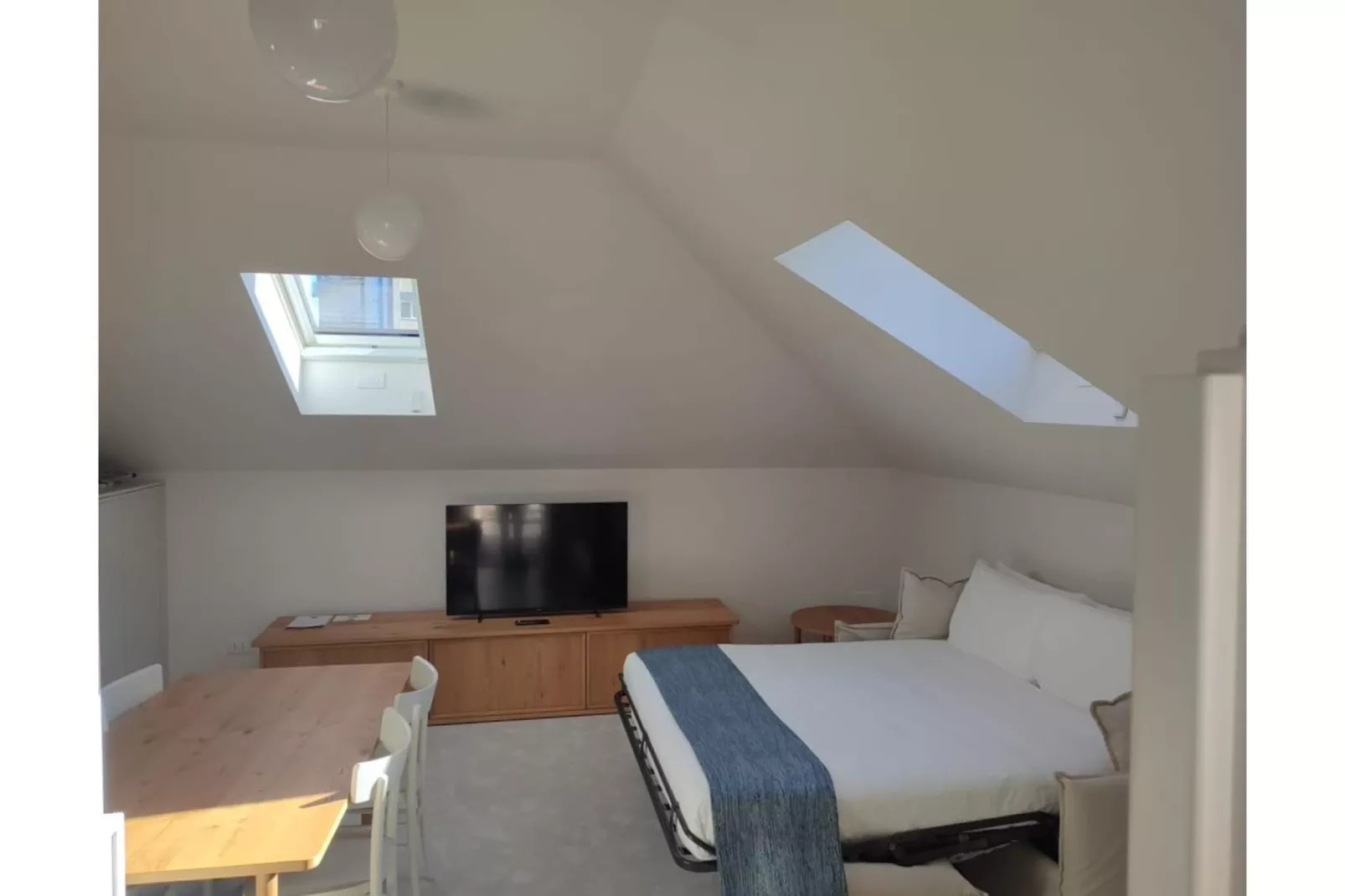 APARTMENTS ALAXIA LUXURY STUDIO APT 2 PAX ATTIC-Bedroom