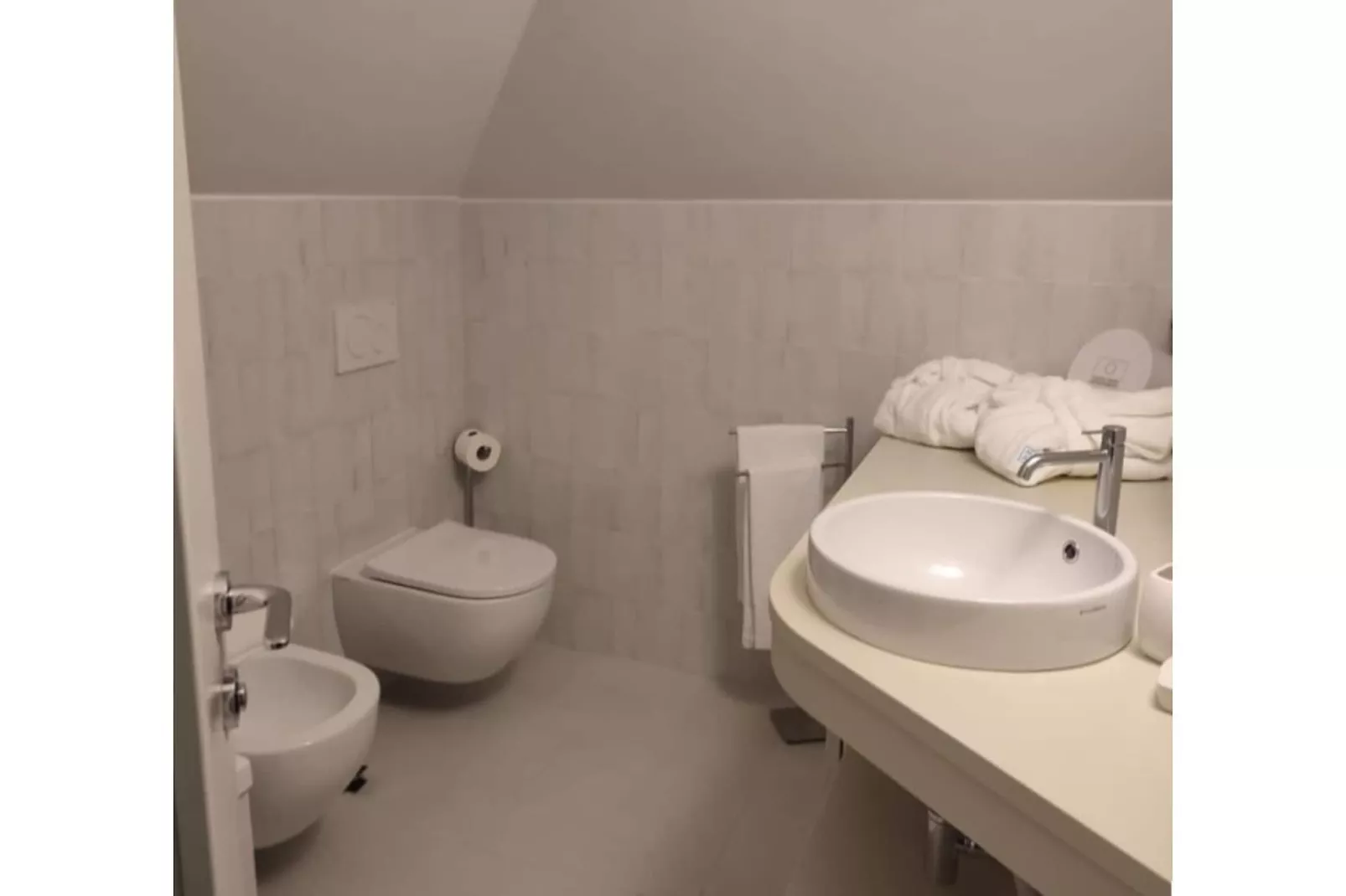 APARTMENTS ALAXIA LUXURY STUDIO APT 2 PAX ATTIC-Bathroom