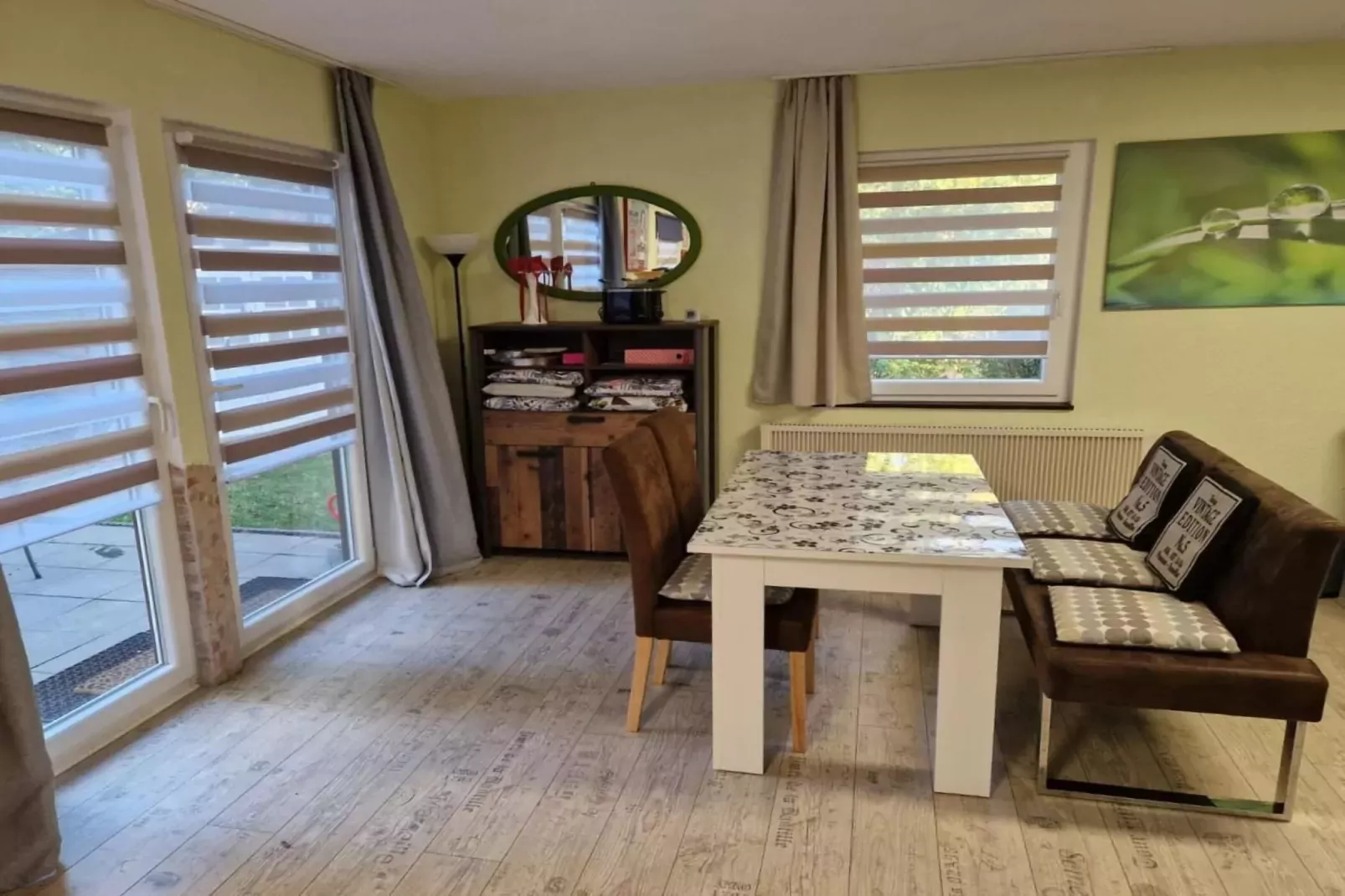 Untere Ferienwohnung-Dining room