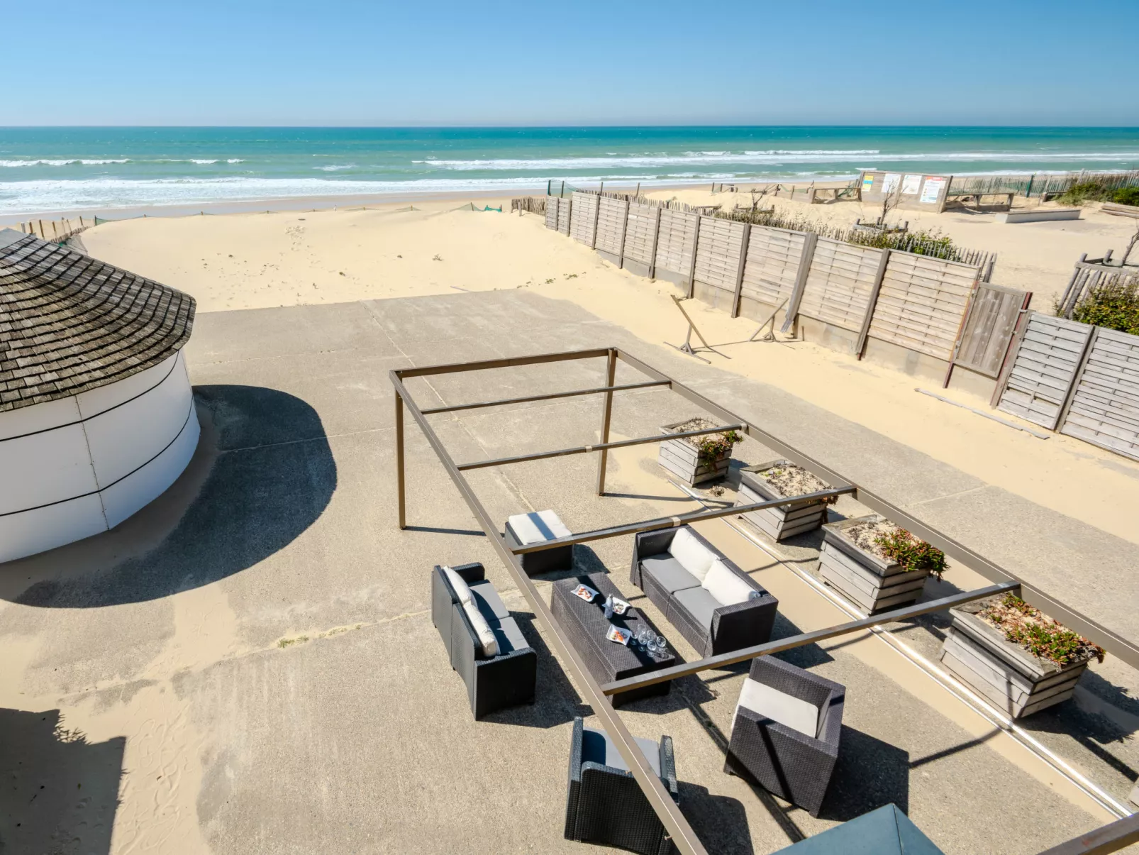 La Dune des ailes-Outside