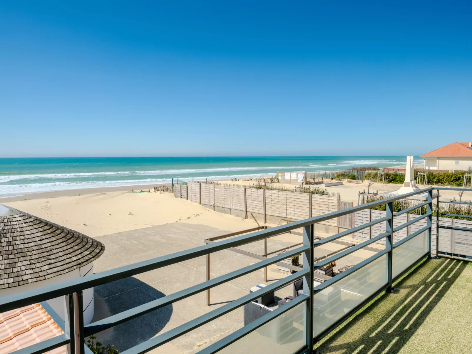La Dune des ailes-Outside