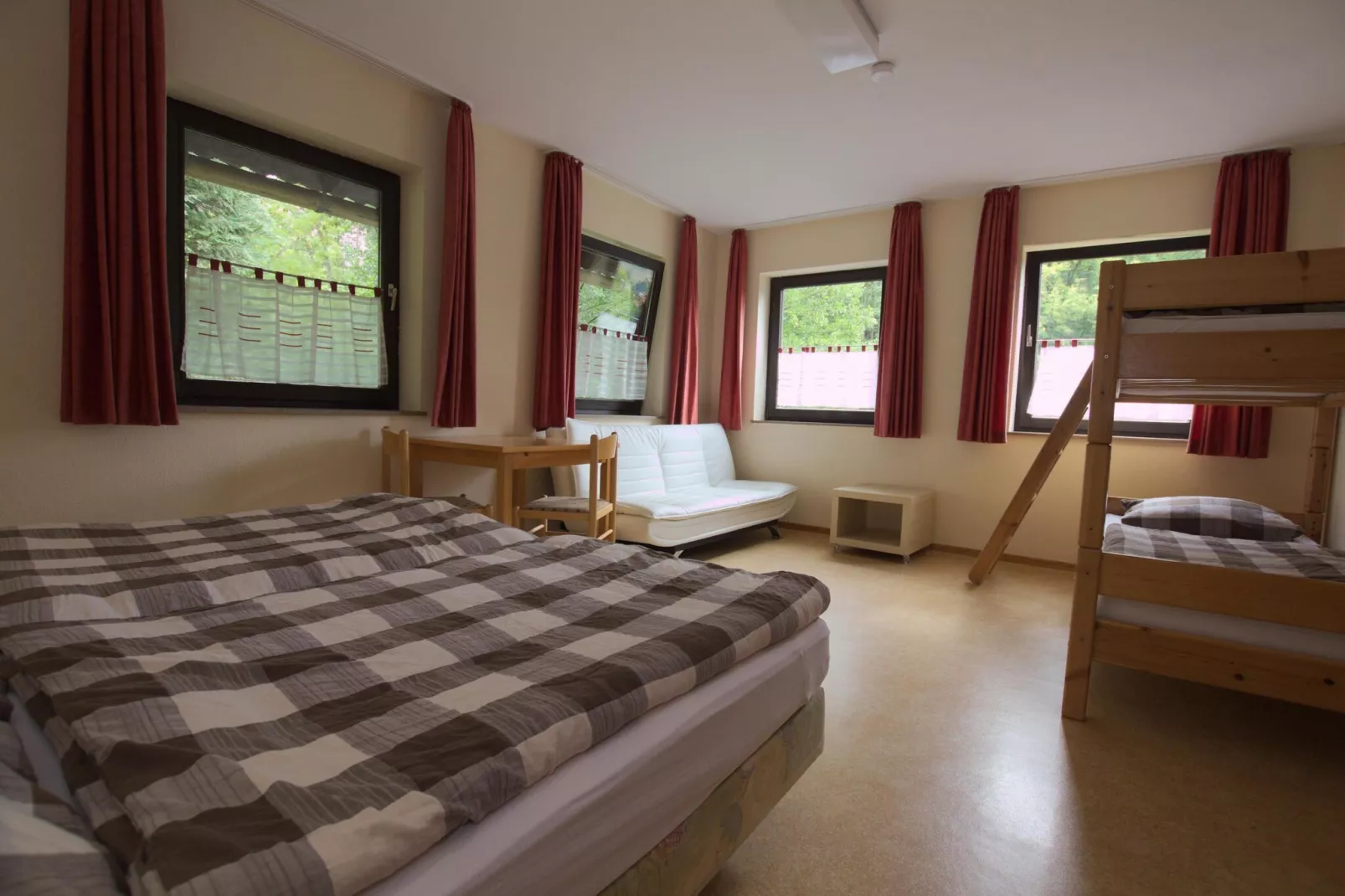 Jagdkopf 1 OG-Bedroom
