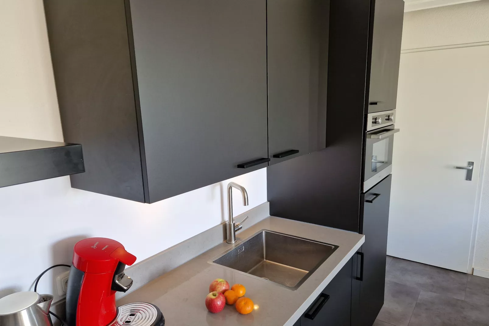 Bargereed 66-Kitchen