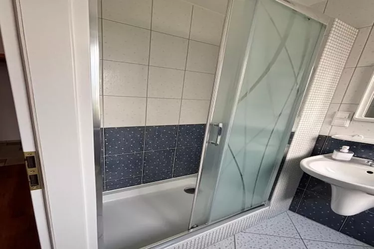 Dom wypoczynkowy Domino - 16 osób-Badezimmer