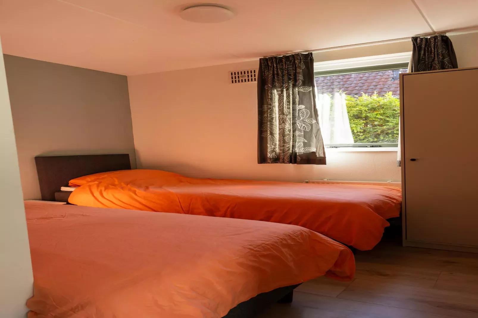 NR 44-Bedroom